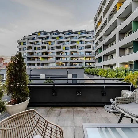 E3 Luxury Oldtown - Free Parking, Supermarket, Pcscreen, Netflix, Unlimited Music, Aircon *