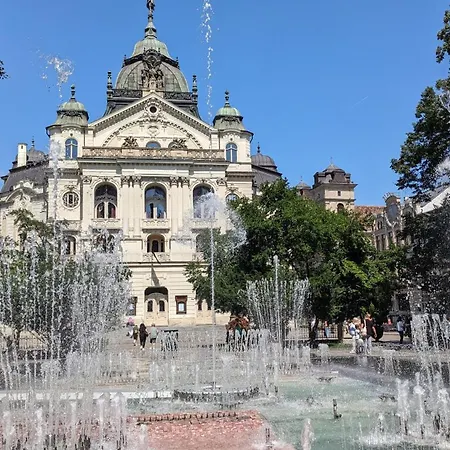 E3 Luxury Oldtown - Free Parking, Supermarket, Pcscreen, Netflix, Unlimited Music, Aircon Kosice