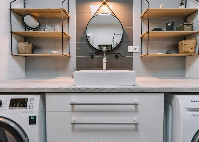 Appartamento E3 Luxury Oldtown - Free Parking, Supermarket, Pcscreen, Netflix, Unlimited Music, Aircon