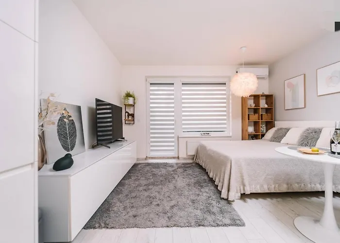 E3 Luxury Oldtown - Free Parking, Supermarket, Pcscreen, Netflix, Unlimited Music, Aircon *