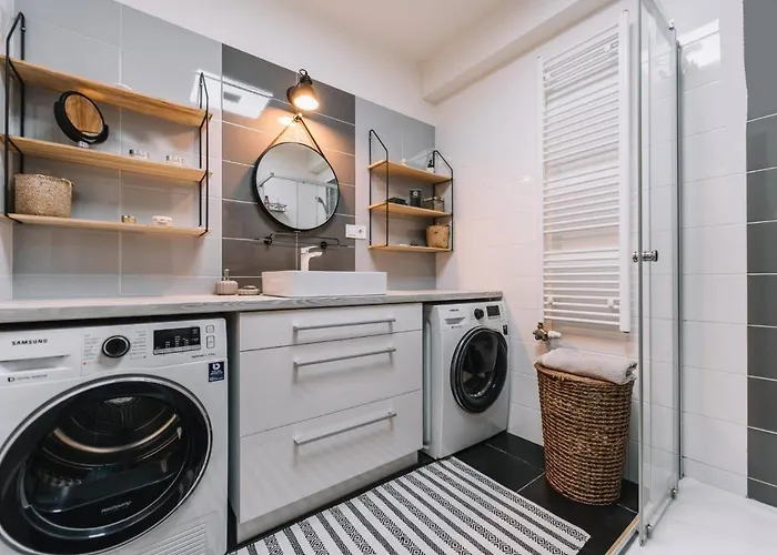 E3 Luxury Oldtown - Free Parking, Supermarket, Pcscreen, Netflix, Unlimited Music, Aircon Lejlighed Košice