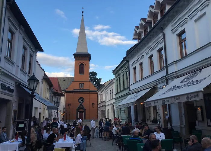 E3 Luxury Oldtown - Free Parking, Supermarket, Pcscreen, Netflix, Unlimited Music, Aircon *